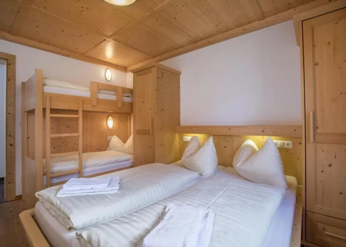 Schoeneben Hohe Schwalbe Wald im Pinzgau